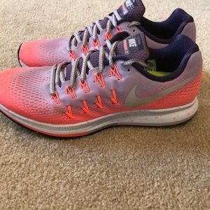 Women’s Shield Pegasus 33